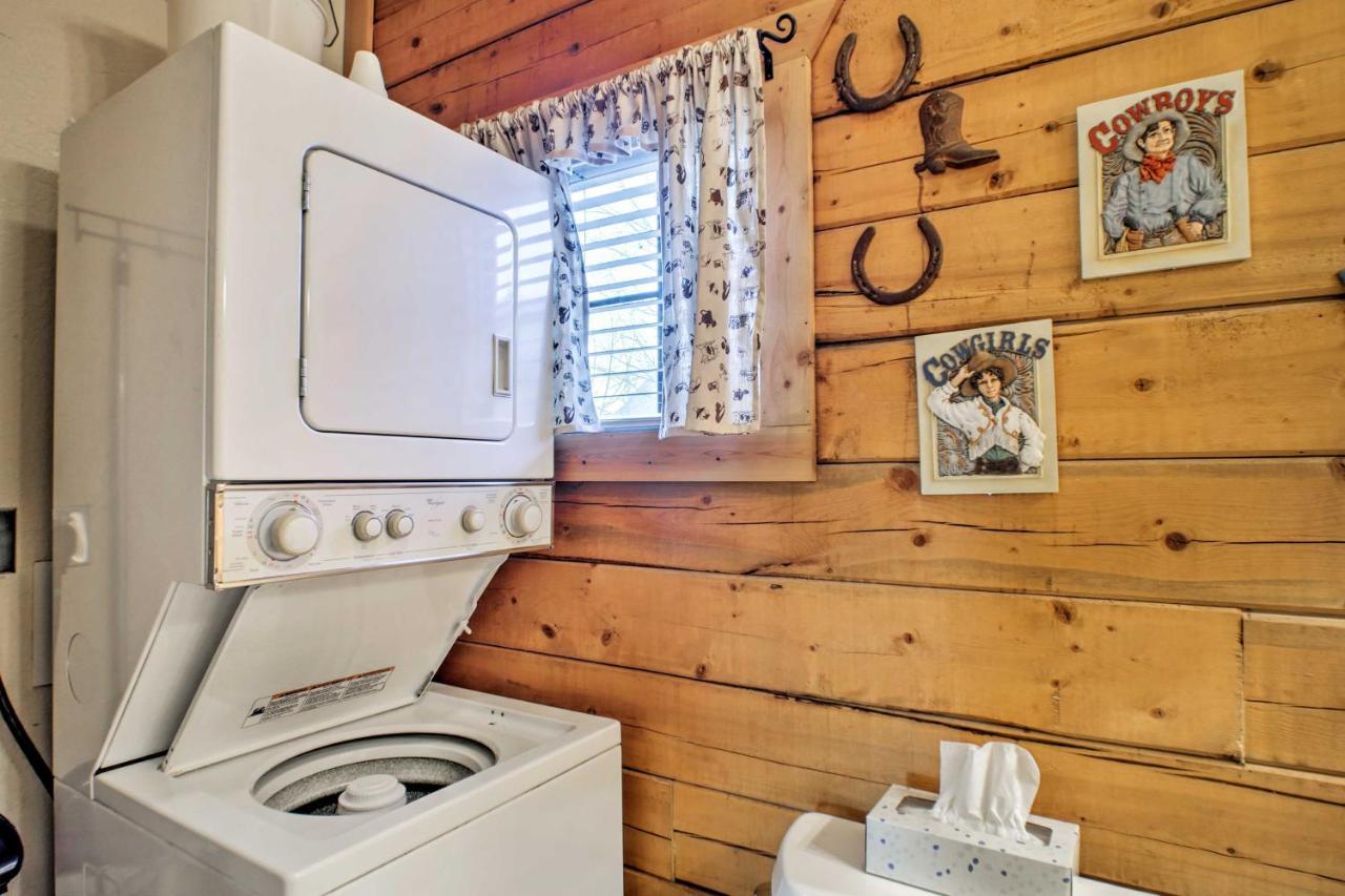 Cabin-Style Studio Right Off The Branson Strip! Apartment Ngoại thất bức ảnh