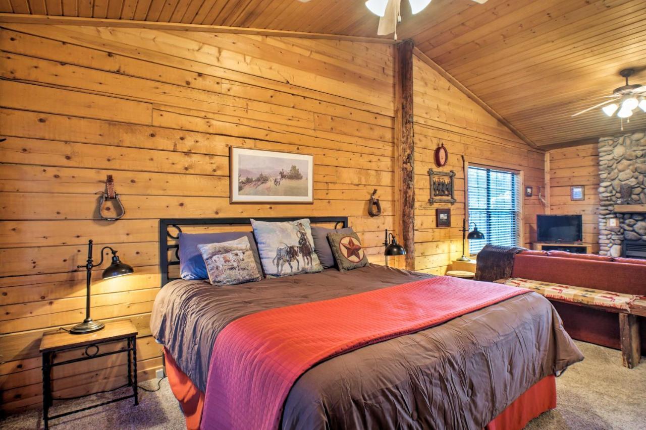 Cabin-Style Studio Right Off The Branson Strip! Apartment Ngoại thất bức ảnh